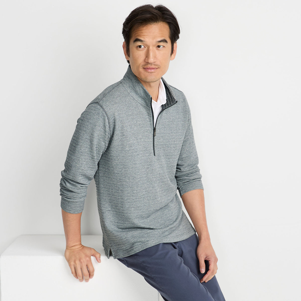 Men's Long Sleeve Herringbone Textured Quarter Zip