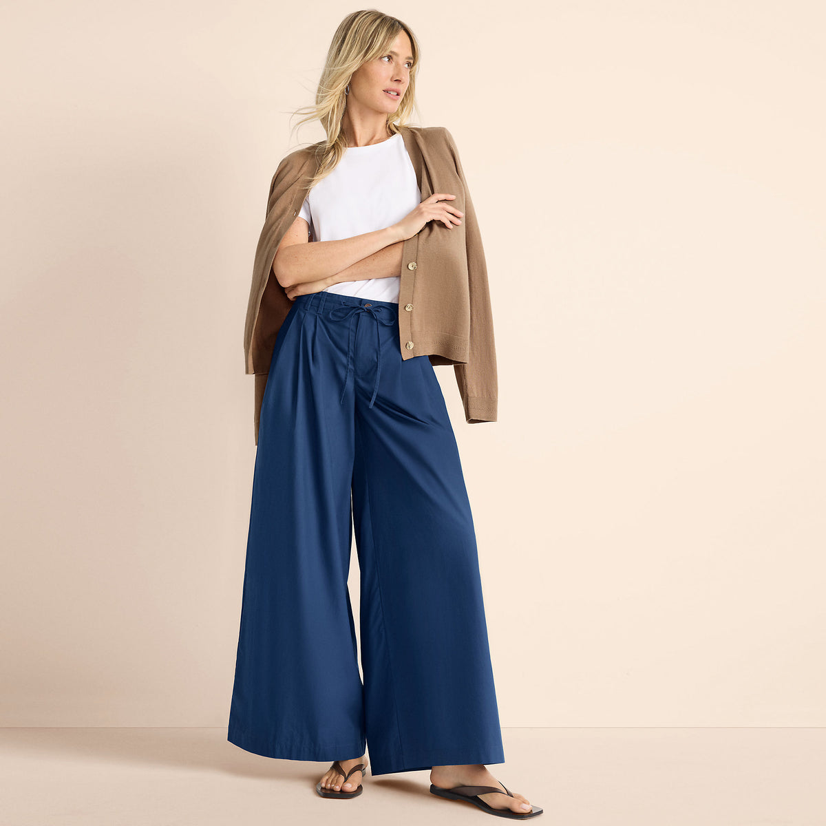 Women's Petite Poplin Mid Rise Pleated Slouchy Pants