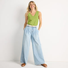 Women's Lightweight Denim Mid Rise Pleated Slouchy Jeans