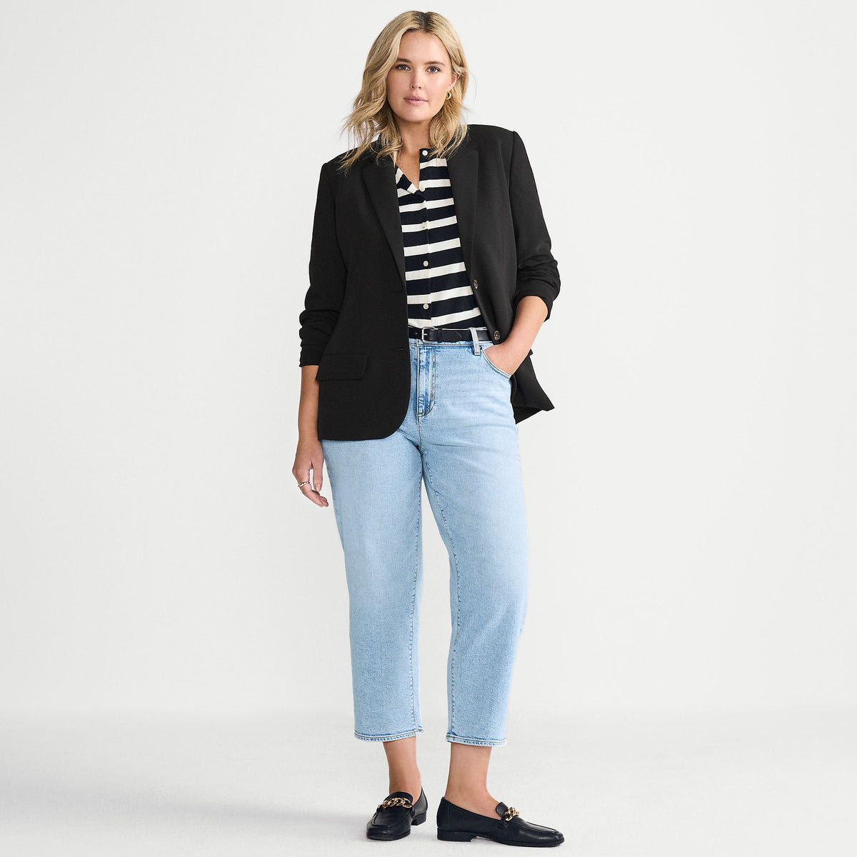 Women's Plus Size Soft Denim Mid Rise Relaxed Straight Crop Jeans
