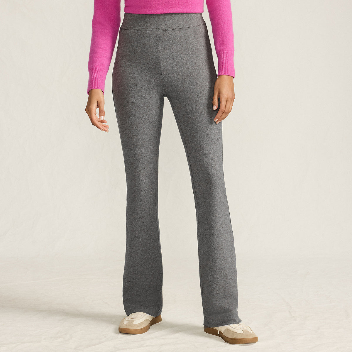 Women's Petite Starfish High Rise Pull On Flare Pocket Pants